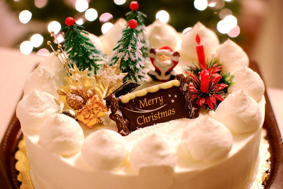 Cake with Christmas decoration